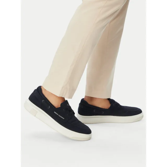 Sneakersy Armani Exchange XM002686 AF17369 ZB004 Granatowy
