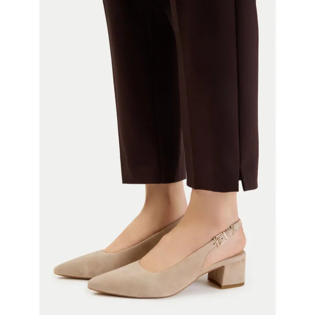 Czółenka Vagabond Shoemakers Marta 5928-140-11 Kremowy