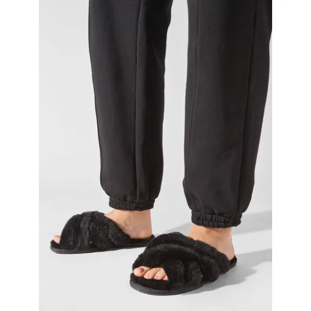 Kapcie Ugg W Scuffita 1123572 Czarny