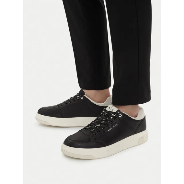 Sneakersy Armani Exchange XM001722 AF17540 MC138 Czarny